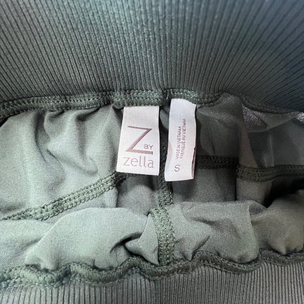 Z by Zella Shorts Women S Green Cuffed Drawstring Athletic Activewear Pocketed - Picture 3 of 7